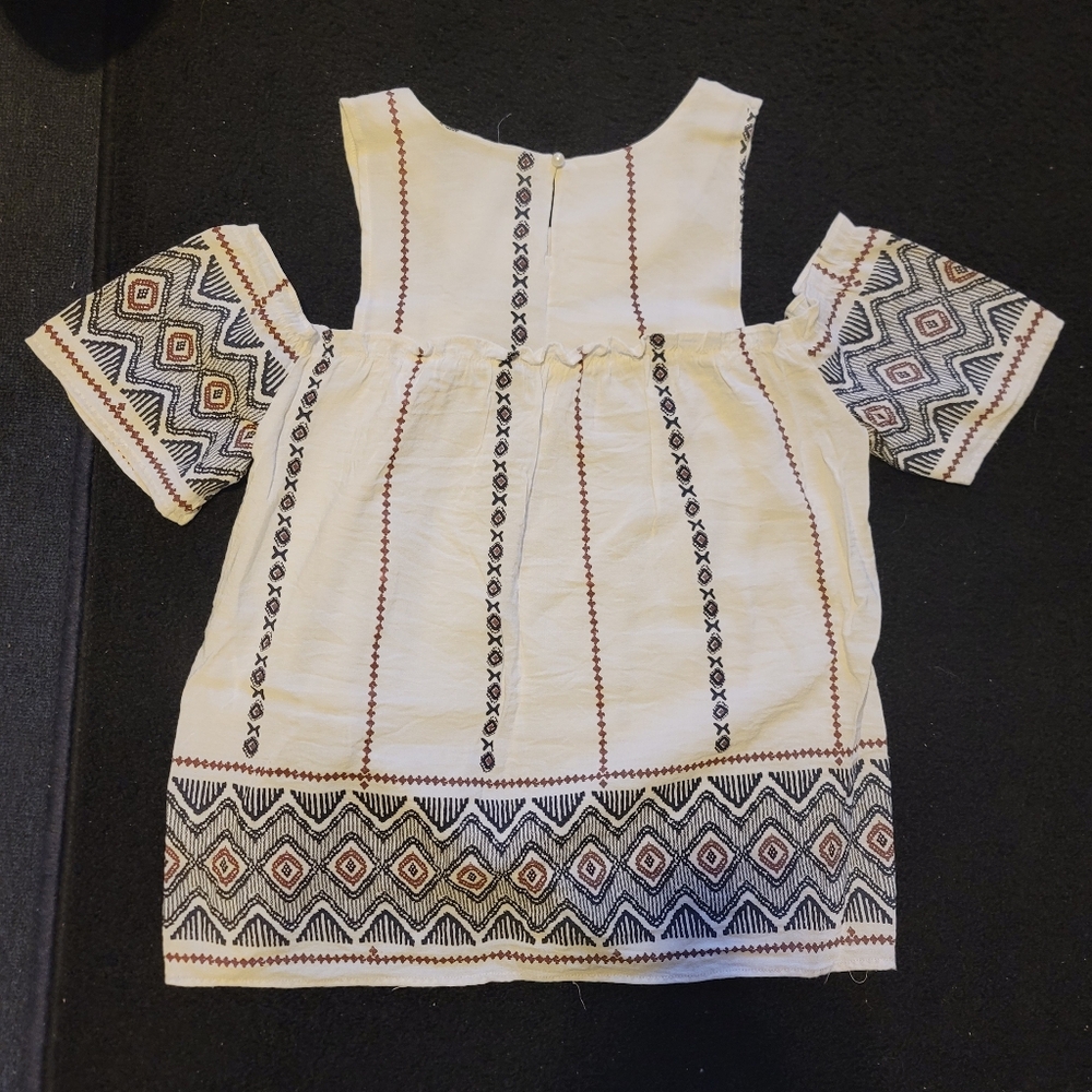 Freeway Cold Shoulder Top - Picture 6 of 9